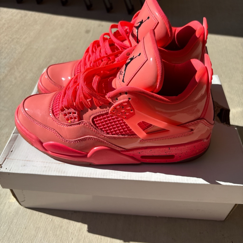 Air Jordan 4 Hot Punch
